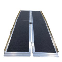 VEVOR Folding Wheelchair Ramp Portable Aluminum Threshold Ramp 6ft 600lbs Cap
