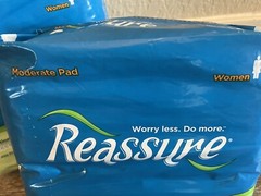 LOT OF 2 – REASSURE MODERATE 20 PADS ONE SIZE NEW WOMEN DISPOSABLE SOFT LINING