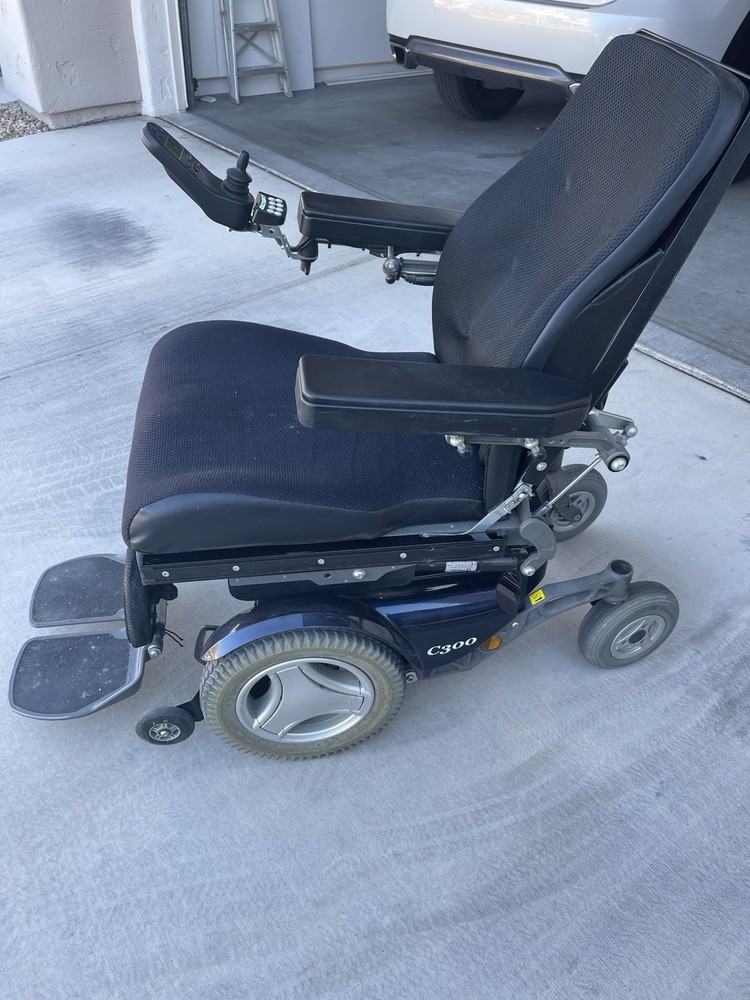 Permobil C300 read description for details, NEED SOLD ASAP! Accepting offers!