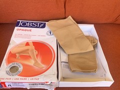 JOBST Opaque Knee High with SoftFit Technology Band, Small (1 Pair), Beige READ