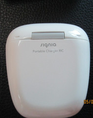 Signia Travel Charger RIC-R Charging Case includes USB Cord