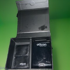 Oticon BTE listing solutions Pair Both Ears Black w/ Case