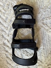 Breg Fusion XT Knee Brace XL Right Athletic Brace