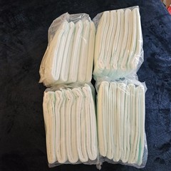 20 UNBRANDED Elderly BED PADS WITH ADHESIVE STRIP. 21×34 IN. NEW IN PACKAGE
