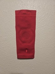 Incrediwear – Red Knee Sleeve for Knee Pain and Joint Pain Relief