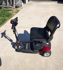 Pride Go-Go Elite Traveler 3-Wheel Mobility Scooter w/ Swivel Seat Red/Black