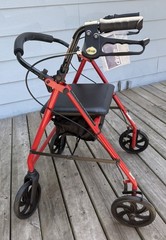 Drive Rollator * R900RD * Red * Holds Up To 300 Pounds *
