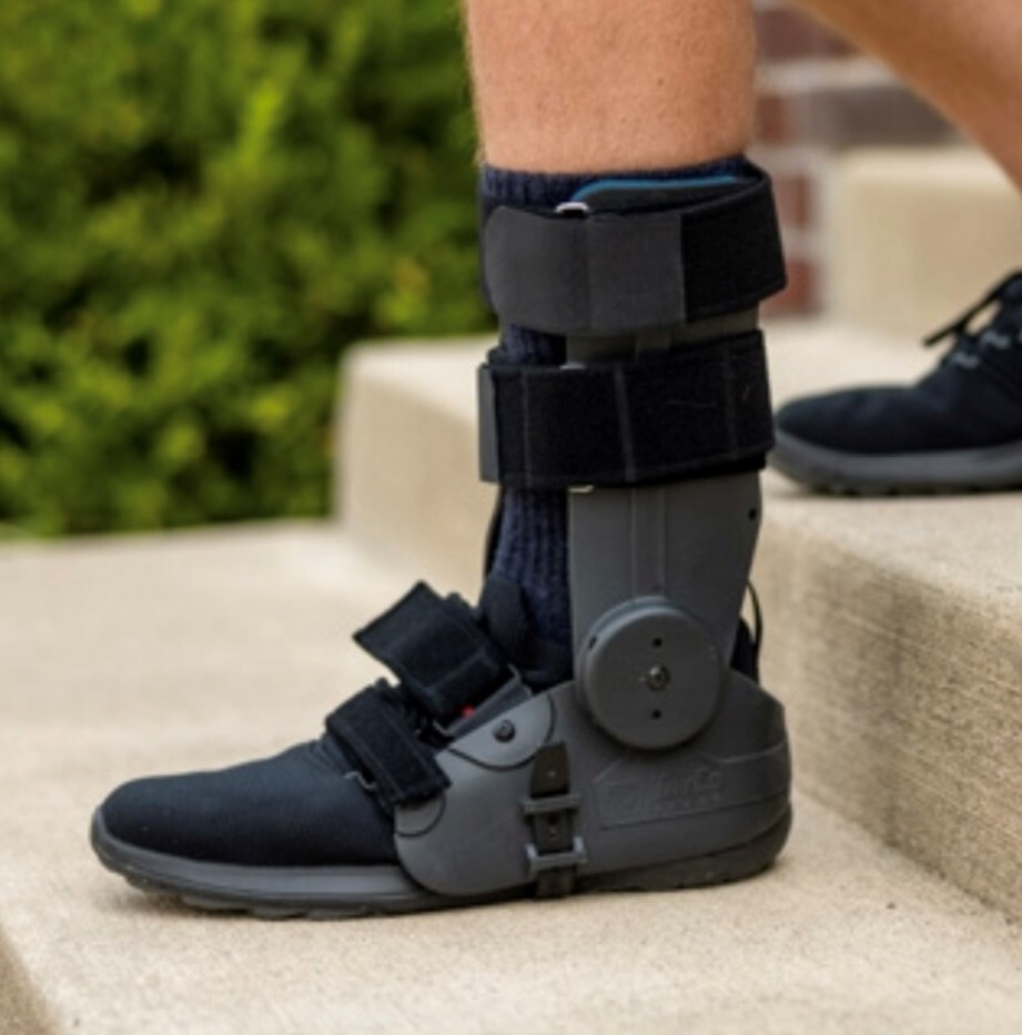 TayCo XAB Acute Ankle Brace Support Over Shoe Lightweight 14 oz Rigid Orthotic