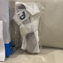 Aircast A60 Ankle Support Brace, 1 Count (Pack of 1), White (Right Foot), Small