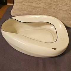 White Enamelware Bed Pan 1 qt Reusable 14×11 in 6.5 in Opening 4.5 in
