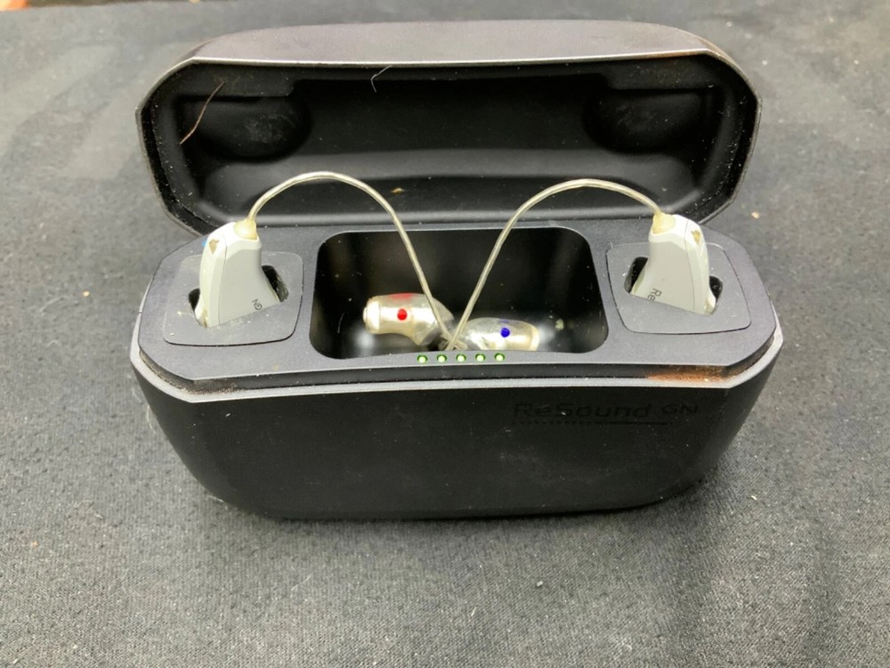 RESOUND GN Hearing Aids (L+R) w/Charge Case (OVER-THE-COUNTER)