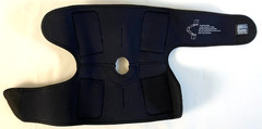 Mueller Adjustable Hinged Knee Brace S/M Support Wrap Neoprene Left/Right
