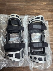 Set ISO Preferred Medium Left & Right OA Dual Upright Hinge ROM Knee Brace