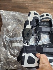 Set ISO Preferred Medium Left & Right OA Dual Upright Hinge ROM Knee Brace