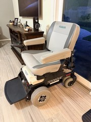Hoveround XHD Power Wheelchair *** DELIVERY UP TO 120 MILES FOR ADDITIONAL $175