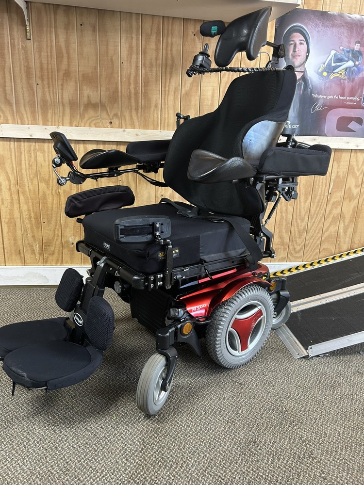 Permobil M300 Power Wheelchair with chin control, Tilt/rec. Elevate leg20” x 18”