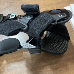 Coretech Dual 845 OA Knee Brace Right Medium SUP2079BLKRM Orthopedic Support