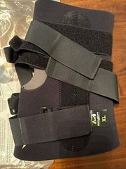 NEW BraceAbility J knee brace size Med Item#03K06 stabilization Right or Left