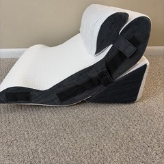 Ahpmeoa Adjustable Memory Foam Bed Wedge Pillow Set, White/Black