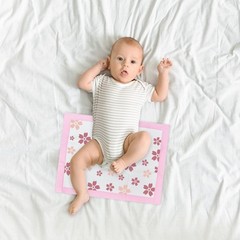 Disposable Changing Pad liners for Baby 17 x 13 Inches (25 Pack) Absorbent Wa…