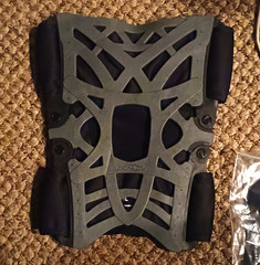 DonJoy Reaction Knee Brace Orthopedic Support, Size M, Black/Gray (05824)