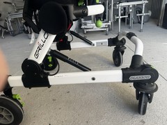 Ormesa Grillo Movement Trainer Adjustable Handles 4 Wheels White/Black/Green