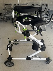 Ormesa Grillo Movement Trainer Adjustable Handles 4 Wheels White/Black/Green
