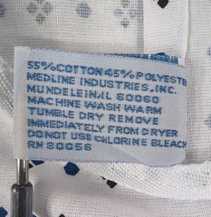 Medline 2-Pack Demure Print Hospital IV Gown One Size Fits All pockets tie snaps