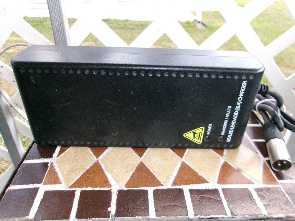 8 Amp UPG Battery Charger for Sealed Lead Acid Batteries #6235