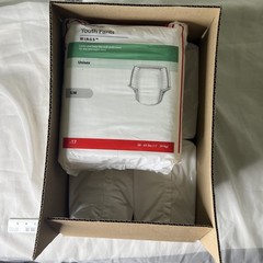 4 Pack In Box , 17 Pampers In Pack , 68 Unid S/M 38-65 lbs 29kg Great Price .