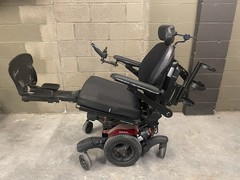 Quickie Q700m Sedeo Pro Power Wheelchair with Power Tilt, 22″ Seat, Charger