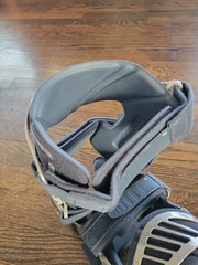Medi Ortho G527203 Ortho Knee Grey M4S OA Comfort Size Small Right VARUS
