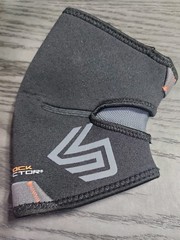 SHOCK DOCTOR Elbow Compression Sleeve w/ Compact Coverage BLACK NEW Mens Women S
