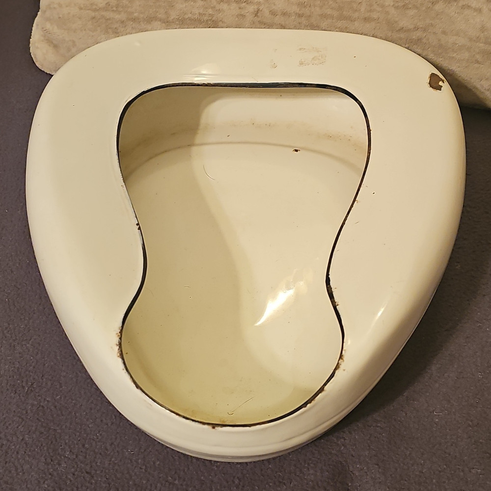 White Enamelware Bed Pan 1 qt Reusable 14×11 in 6.5 in Opening 4.5 in
