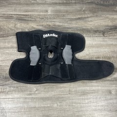 Mueller Adjustable Hinged Knee Brace Maximum Support Size S/M