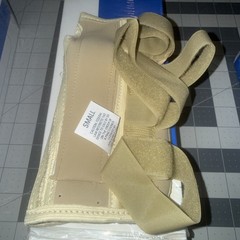 DeRoyal Cock-Up Wrist Splint..Small–Left 5076-07