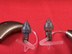 Starkey Livio Edge AI 2400 Hearing Aids with Rechargeable Case READ