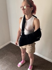 DeRoyal Shoulder PAD Abduction Sling“, Shoulder Pillow Abduction Device“.