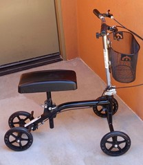 Medline Adult knee walker 4 wheels, 350 lbs weight capacity Excellent Condition
