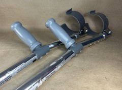 Midline Adj Adult Aluminum Forearm Crutches Vinyl Coated Contoured Arm – 250 LBS