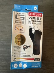 Neo G Airflow Wrist & Thumb Support Black Medium Mild Support Level