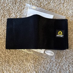 New ARYSE AY-97 Universal Knee Wrap L2397 Brand NEW