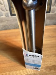 Moen Home Care 9 Inch Designer Hand Grip Brushed Nickle 250 Lb Capacity