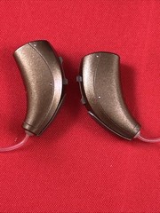 Starkey Livio Edge AI 2400 Hearing Aids with Rechargeable Case READ
