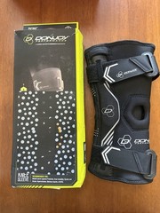 DonJoy Performance Bionic Drytex Hinged Knee Sleeve Size Small