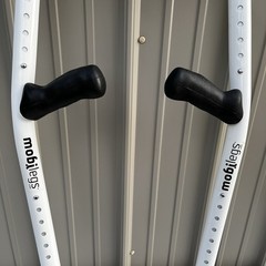 Mobilegs Ultra A300 Pair Ergonomic Crutches Adult Adjustable 300 Lb