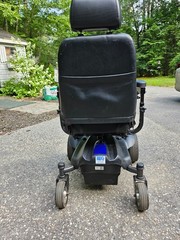 Medical Drive Titan 18CS Power Wheelchair Mobility With Battery Charger