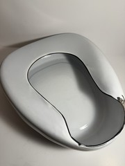 Vintage 1940s Cesco Columbian Made White Porcelain Enamel Metal Bed Pan