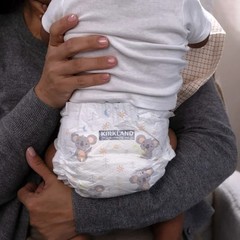 Kirkland Signature Diaper Size 2, 112-count 12-18 lb/5-8 kg – 1805969 – Open Box