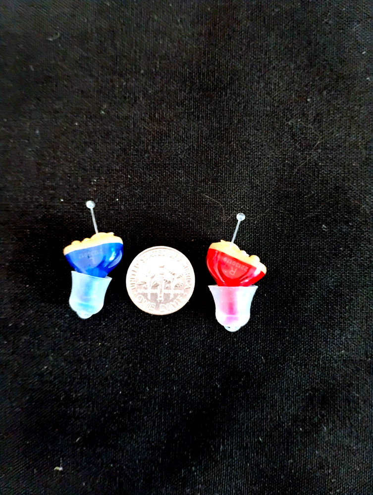 TWO MINI C I C DIGITAL HEARING amplifiers, 3 LISTENING MODES.left/right